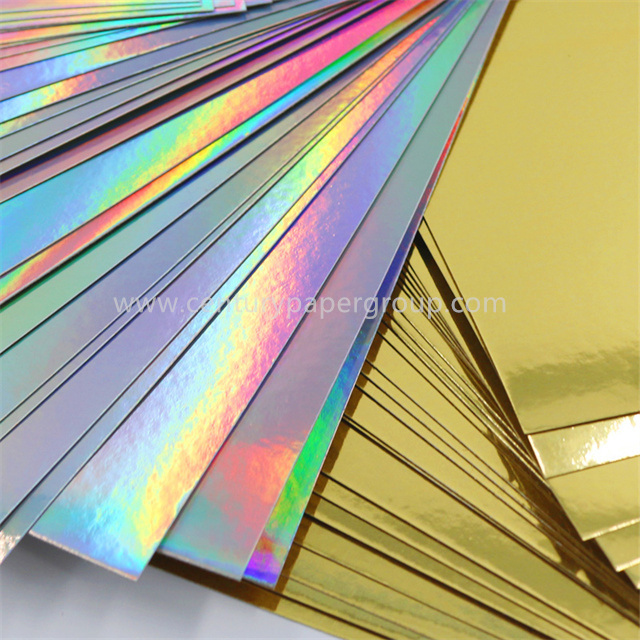 Фабрика на складе Поставка Цветная золотая и серебряная карточная бумага Многоцветный картон 