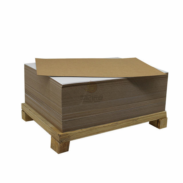 Белая верхняя доска из крафт-бумаги в рулоне из Китая